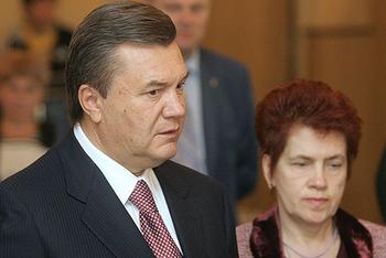 Виктор Янукович с экс-женой Людмилой