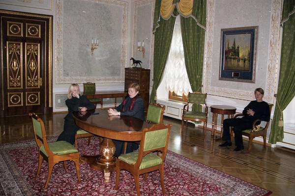 Слева направо: Катерина и Людмила Путины, Александр Пугачев