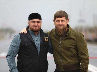 Турпал-Али Ибрагимов и Рамзан Кадыров (справа)