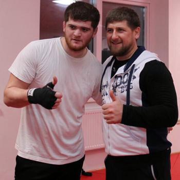 Докки Гутаев (слева) и Рамзан Кадыров