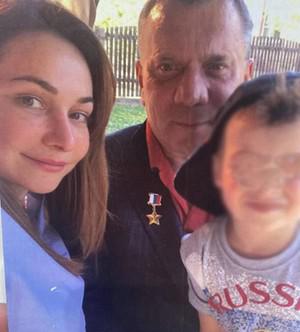 Елена Лютова и Юрий Борисов с сыном