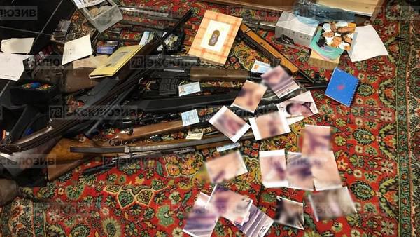 Оружие и интимные фото из коллекции Игоря Саликова