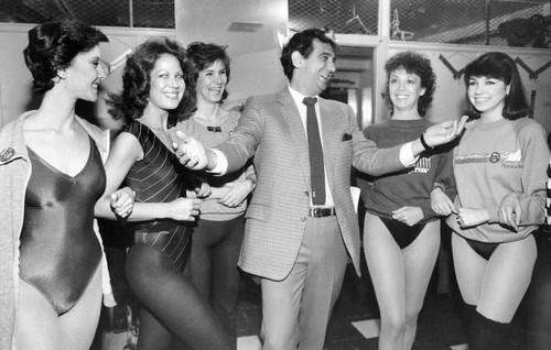 Пласидо Доминго c танцовщицами (февраль 1984)