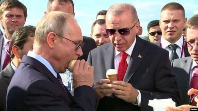 Владимир Путин и Реджеп Эрдоган (второй справа)
