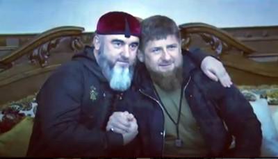 Ибрагим Темирбаев и Рамзан Кадыров (справа)