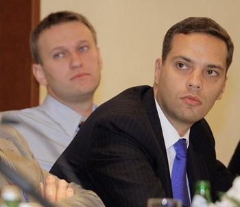Алексей Навальный и Владимир Милов (справа)