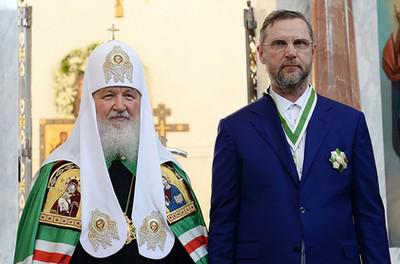 Патриарх Кирилл и Константин Голощапов (справа)