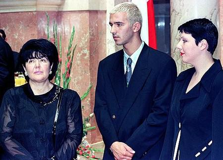 Слева направо: Мириана Маркович, Марко и Мария Милошевичи