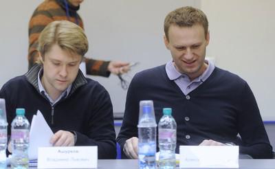 Владимир Ашурков (слева) и Алексей Навальный