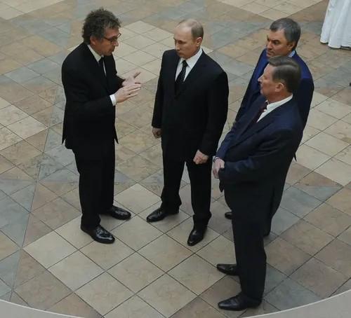 Слева направо: Александр Мамут, Владимир Путин, Вячеслав Володин (сверху) и Сергей Иванов