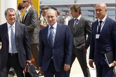 Слева направо: Игорь Сечин, Владимир Путин, Александр Ткачев и Андрей Вотинов
