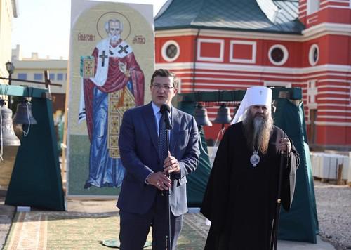 Глеб Никитин (слева) и митрополит Георгий