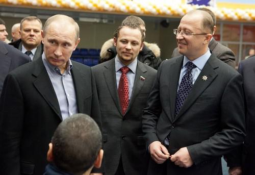 Слева направо: Владимир Путин, Павел и Михаил Федяевы