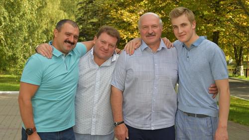 Слева направо: Виктор, Дмитрий, Александр и Николай Лукашенко