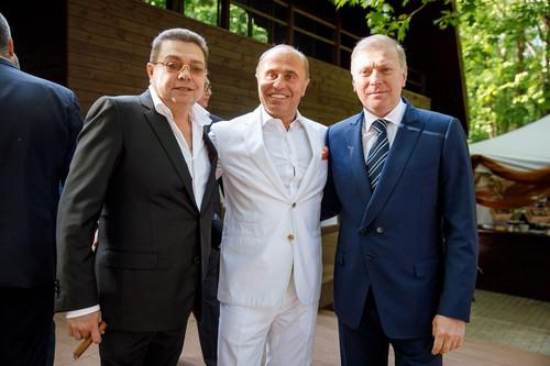 Александр Колпаков (в центре) и Муса Бажаев (крайний справа)